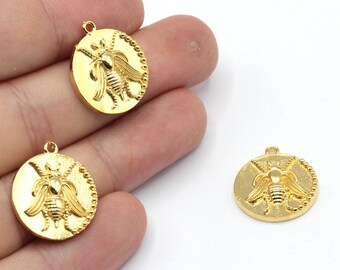 18x20mm 24k Shiny Gold Plated Bea Charm, Bee Medallion Charm, Gold Bee Charm, Flying Charm, Lucky Charm, Gold Plated Findings, GD783