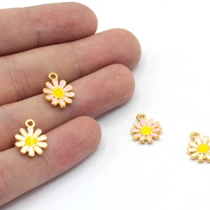 11x14mm 24k Shiny Gold Plated Enamel Daisy Charm, Tiny Daisy Charm, Flower Charm, Daisy Bracelet Charm, Gold Plated Findings, GD140
