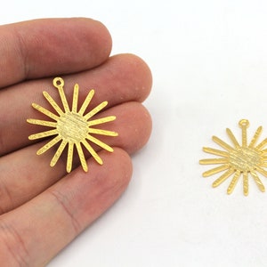 25x27mm Gold Sun Charm, Tiny Sun Pendant, Celestial Charm, Gold Sunny Charm, Earring Pendant, Earring Finding, Gold Plated Findings, RGW372