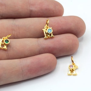 Letra pequeña bañada en oro brillante de 24 k con dije de piedra natal, dije personalizado, colgante personalizado, dije de pulsera, accesorios bañados en oro