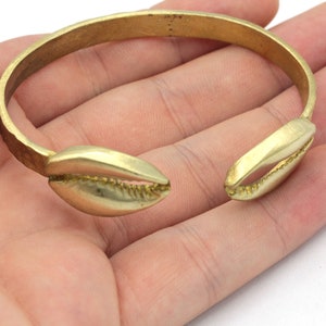 65mm Raw Brass Adjustable Sea Shell Bracelet, Brass Cowrie Bracelet, Sea Shell Cuff,  Brass Bangle Bracelet, Brass Findings, KR001