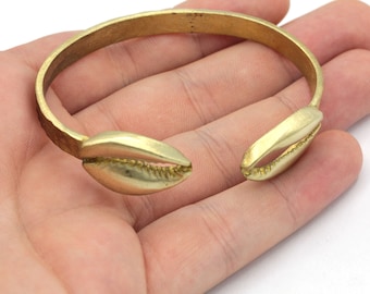 65mm Raw Brass Adjustable Sea Shell Bracelet, Brass Cowrie Bracelet, Sea Shell Cuff,  Brass Bangle Bracelet, Brass Findings, KR001