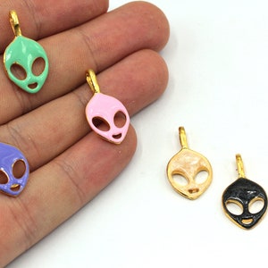 12x23mm 24k Shiny Gold Tiny Alien Head Charm, Enamel Alien Charm, Enamel Charms, Aliem Pendant, UFO Charm, Gold Plated Findings, GD199