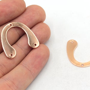 24 x 25 mm ros U-formad berlock, 3-håls berlock, geometrisk berlock, berlocker för örhänge, örhängeshänge, örhängesfynd, rospläterat fynd, WP244