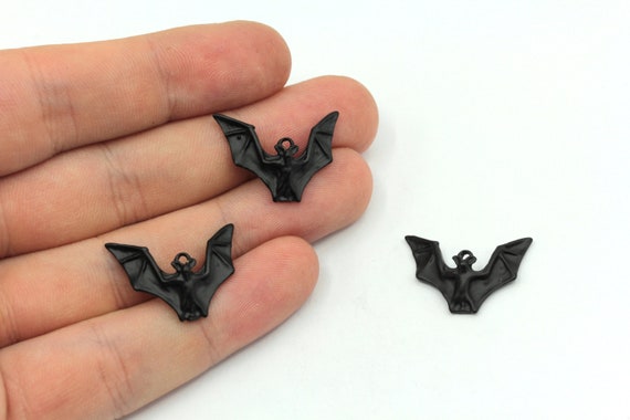 17x23mm Black Plated Bat Charm, Halloween Charm, Black Bat Pendant, Black Plated Charms, Black Plated Findings, GD840