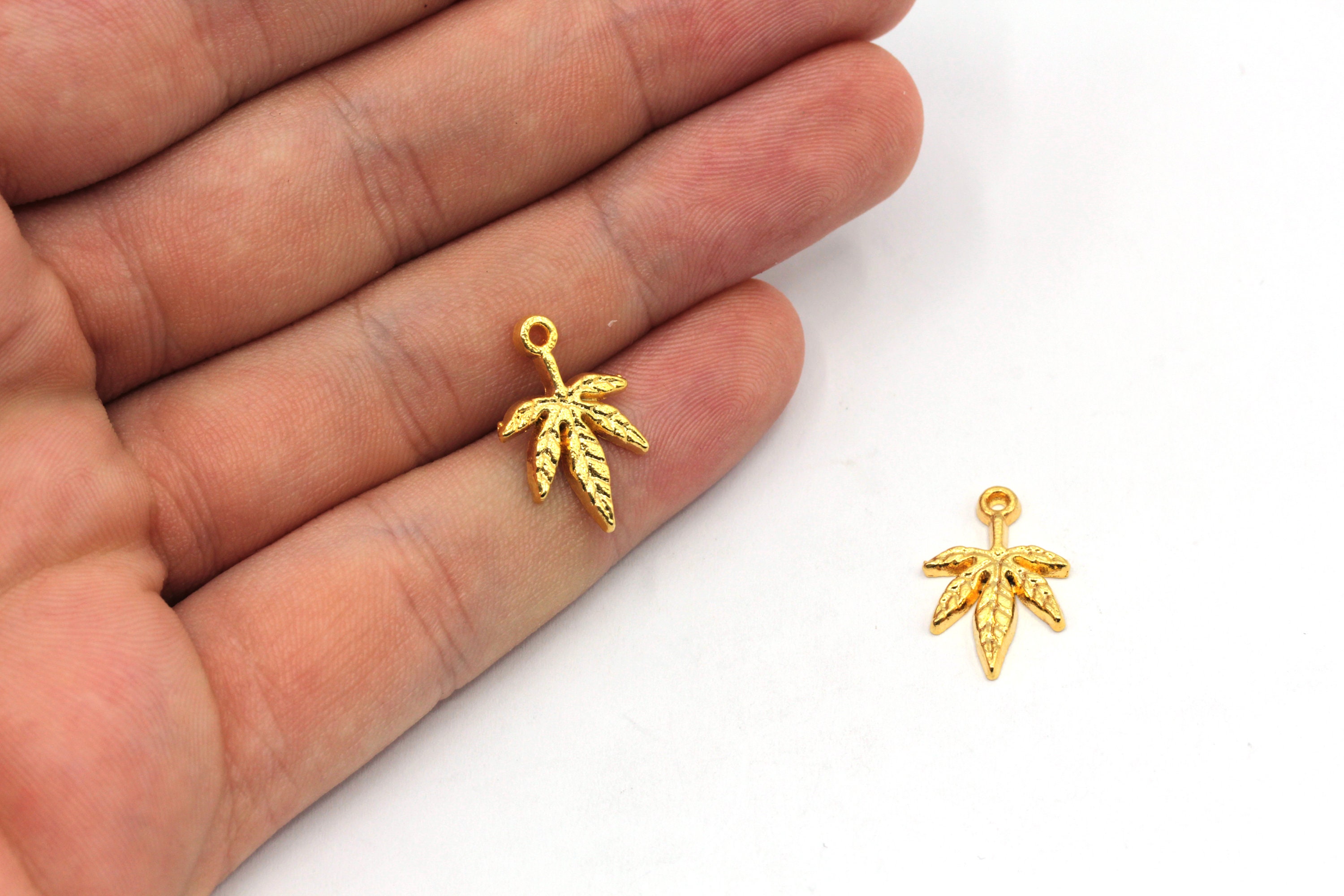 ゴールドメッキ 象のチャーム 小型 Assorted 50 Enamel Charms Gold Metal Charms, Small Alloy