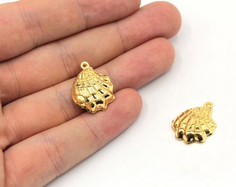 17x21mm 24k Shiny Gold Plated Sea Shell Charm, Gold Shell Pendant, Beach Pendant, Sea Life Charms, Gold Plated Findings, GD235