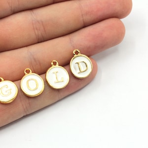 Dije de letra esmaltada bañada en oro brillante de 24 k de 12 mm, dije de letra redonda, cuentas de letras doradas, dije de inicial, accesorios bañados en oro, GD1013