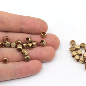 50 Pcs 5mm Raw Brass Tiny Cube Beads, Cube Spacer Beads, Geometric Beads, Bracelet Connector, Brass Beads, Brass Findings, GD151