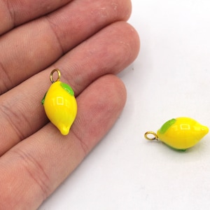 10x20mm Hand Made Murano Glass Lemon Beads, Murano Lemon Charm, Lemon Pendant, Lemon Beads, Tiny Murano Charms, Murano Glass Findings, MRN02