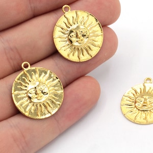 21x24mm 24k Shiny Gold Plated Sun Face Charm, Sunshine Sun Face Charm, Medallion Sun Charm, Gold Sun Charm, Gold Plated Findings, GD347