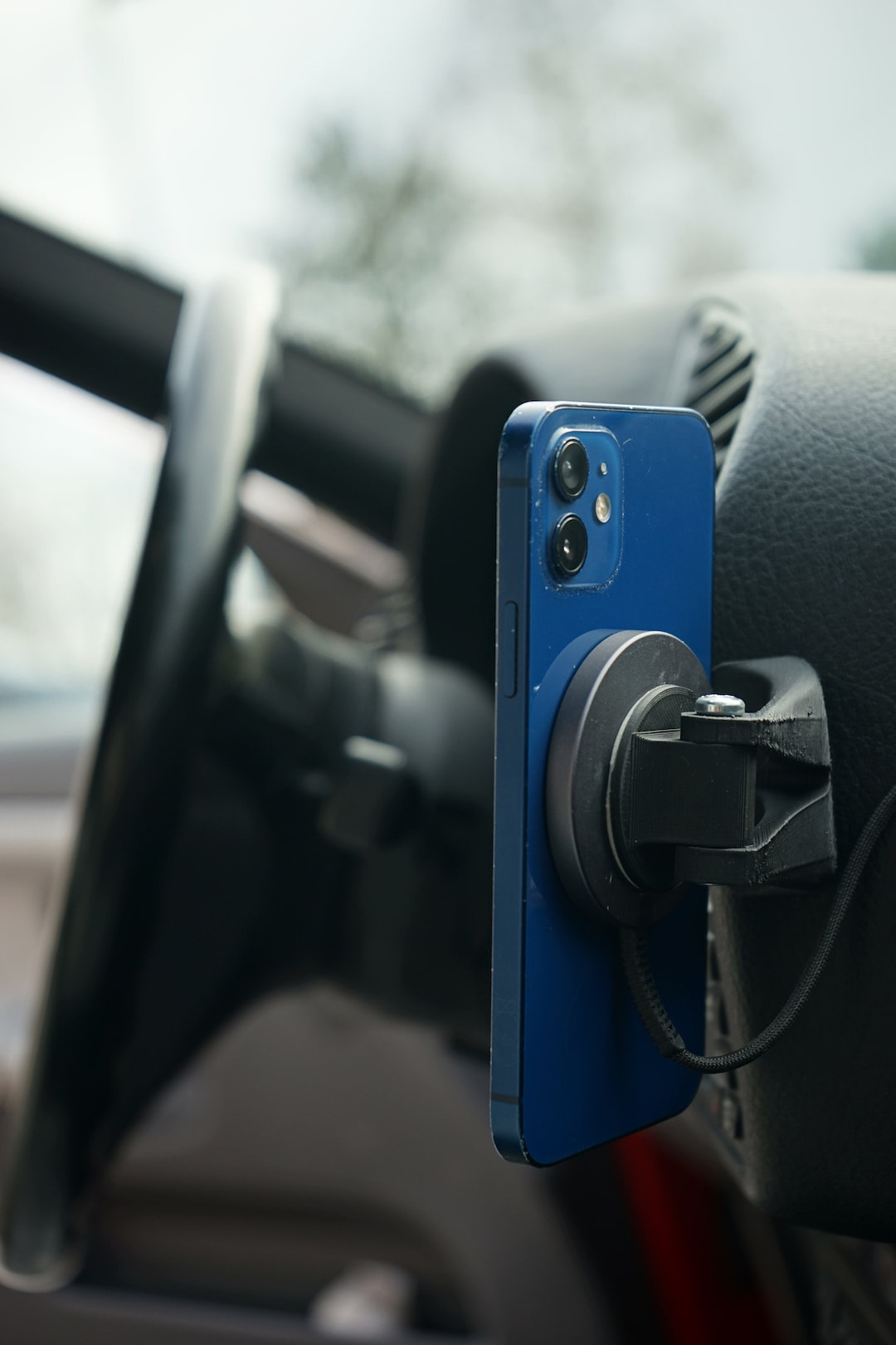 BMW E36 Mobile Phone Holder Magsafe Phone Mount 3 M Glued