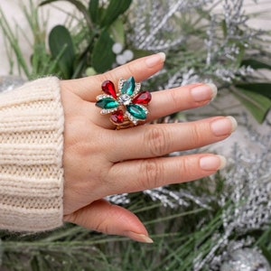 Holiday Floral Red and Green Stretch Ring