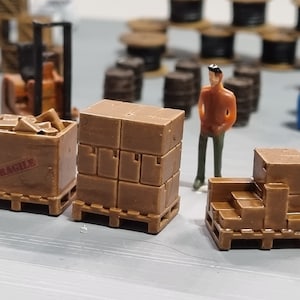 箱と小包のパレット x3 OO ゲージ 1:76 スケール モデル風景 鉄道/ダイキャスト