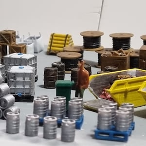 Beer Keg Set / Barrels OO Gauge 1:76 Scale Model Scenery Railway/Diecast