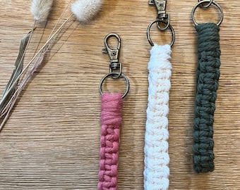 Macrame keychain