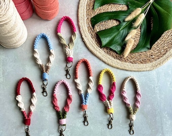 Macrame Keyring | Key Strap | Summer Colors | Small Gift | Colorful Keyring | Pastel Colors | Must-Have