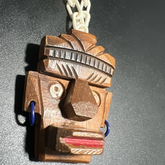 Vintage Hand Carved Wood Face Necklace Tribal Man… - image 1