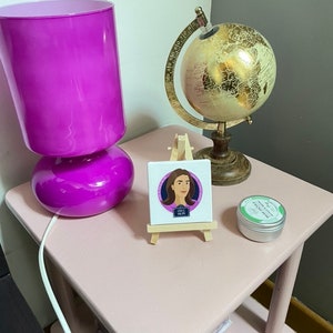 Mini easel with Giséle Halimi Vinyl Sticker/Portrait and quote/Activist woman/Decorative sticker