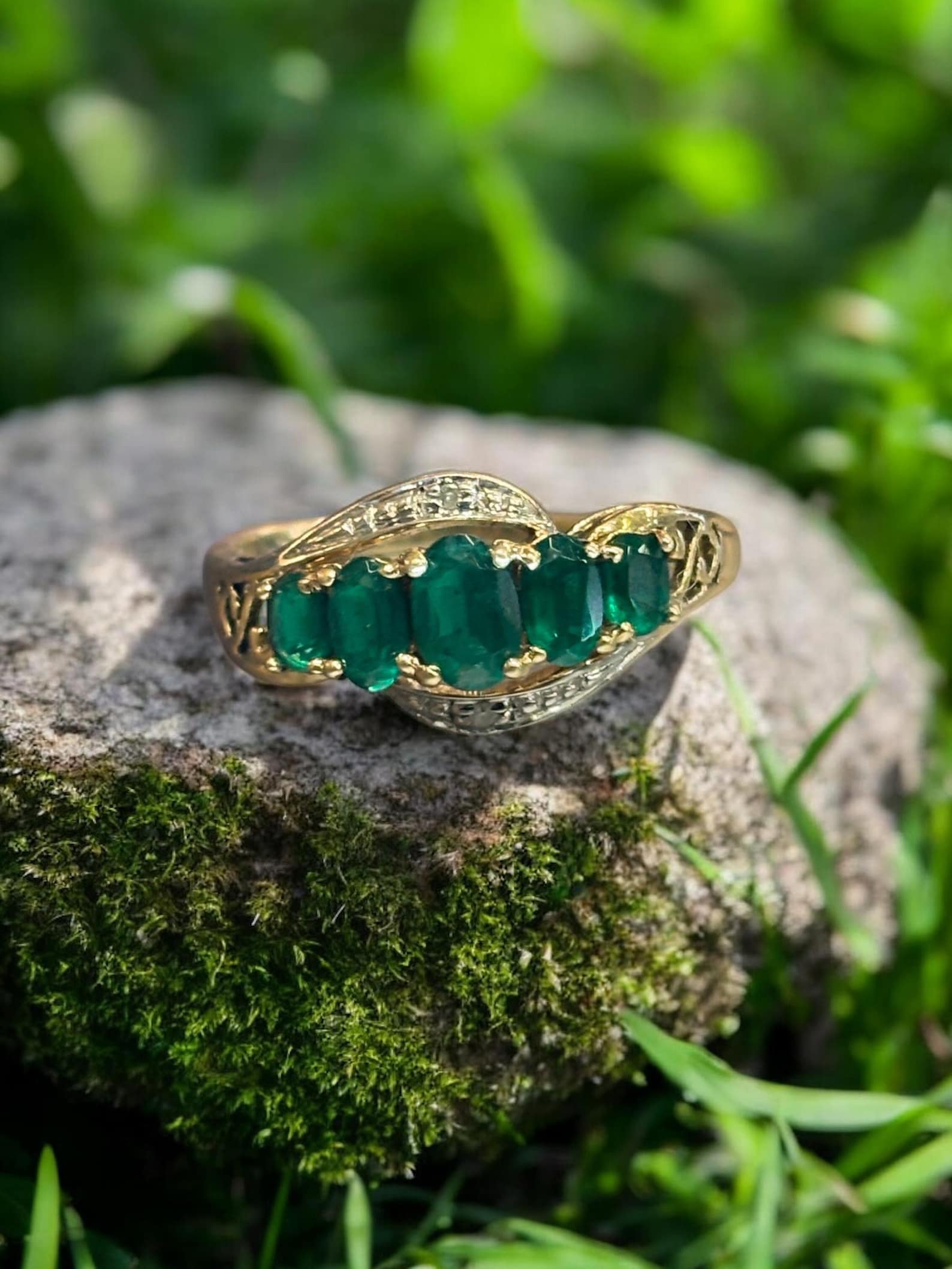 10k Gold Emerald and Diamond Ring