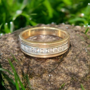 Anello da uomo in oro 10k con diamanti