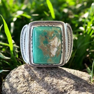 Vintage Sterling Silver Early Navajo Turquoise Ring