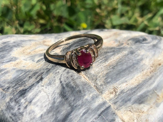 10K Yellow Gold Ruby and Diamond Ring - image 5