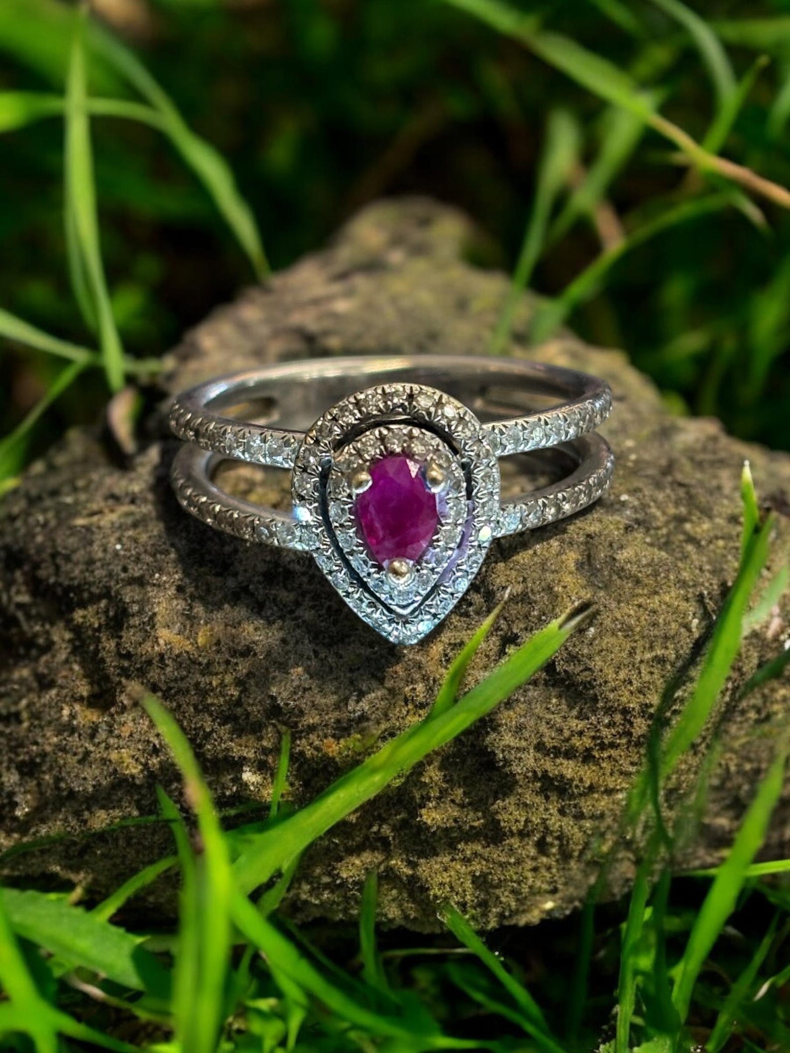 18k White Gold Ruby and Diamond Ring