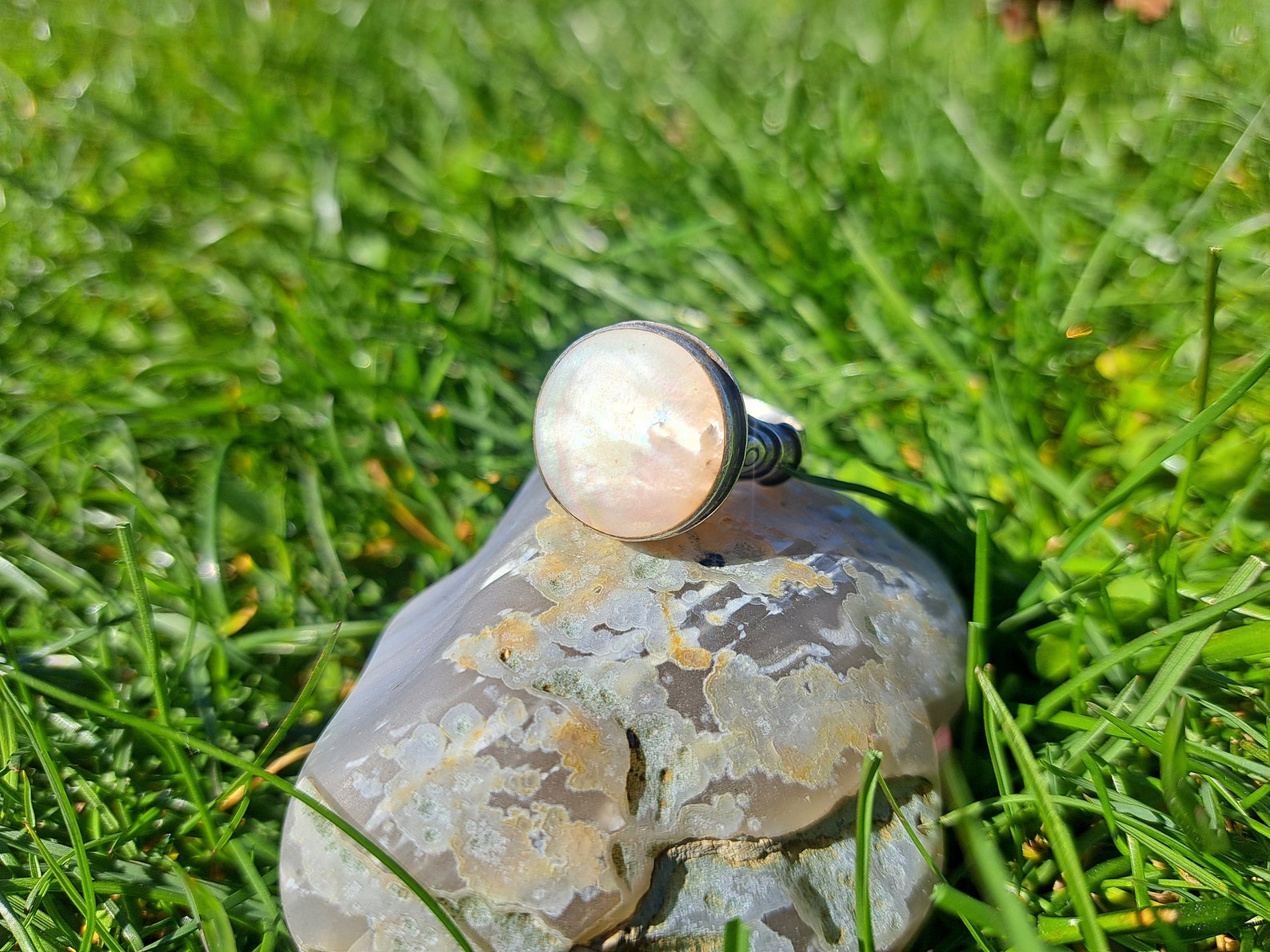 Sterling Silver Mother of Pearl Ring
