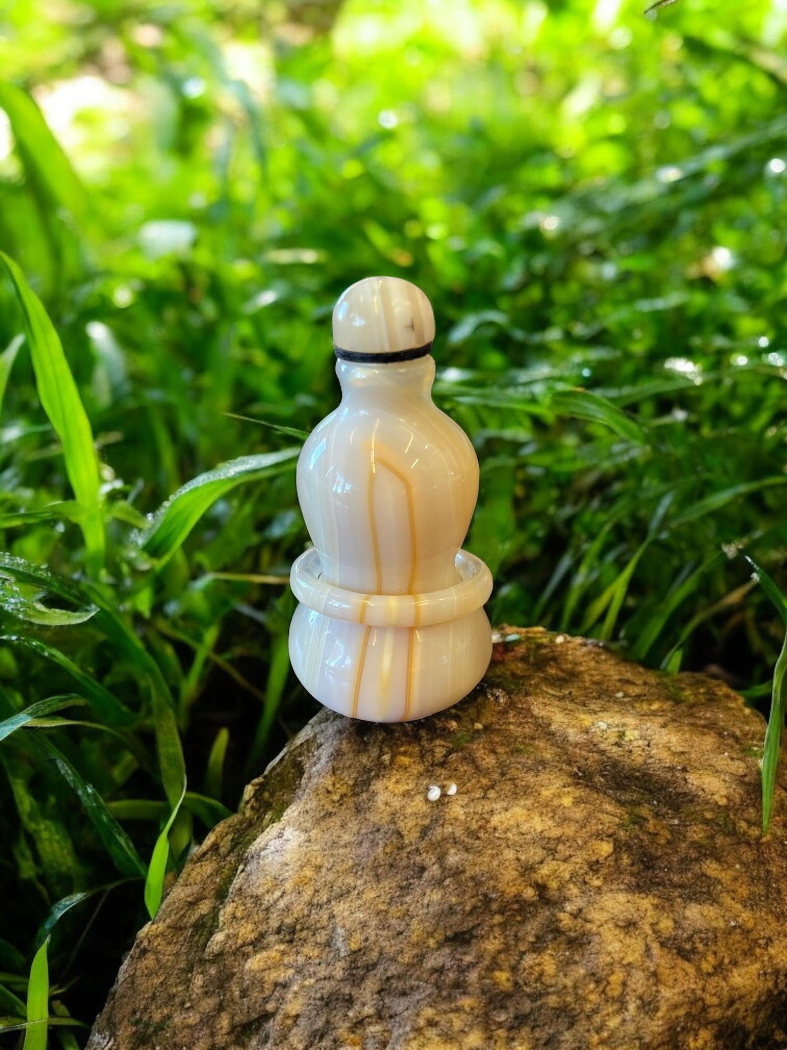 Chinese Agate Gourd Shaped Snuff Bottle