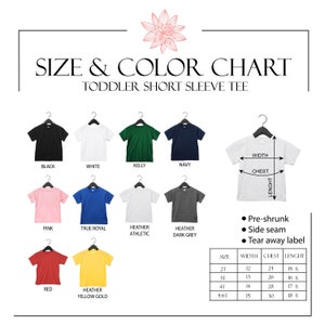 Pode incluir: Tabela de tamanhos e cores para camisetas de manga curta para crian&ccedil;as pequenas. A tabela mostra 12 cores diferentes de camisetas, incluindo preto, branco, verde kelly, azul marinho, rosa, azul royal, cinza atl&eacute;tico mesclado, cinza escuro mesclado, vermelho e amarelo dourado mesclado. A tabela tamb&eacute;m inclui um guia de tamanhos com medidas de largura, peito e comprimento em polegadas.