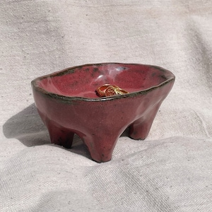 Four Legged Bowl image 1