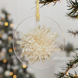 Christmas Chrysanthemum Ornament for Chrysanthemum Lover Gifts Floral Christmas Ornament for Chrysanthemum Lovers 3D Floral Window Hanging
