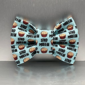 Boucle pour chien et muffin. Noeud papillon chiot. Nœuds papillon pour chiens, nœuds pour chat, nœuds papillon pour chat, accessoires pour animaux de compagnie, nœud pour colliers de chien, bandana pour chien, nœud mot pour chien