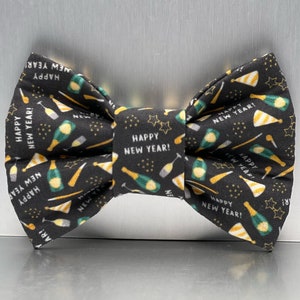 Happy New Years Dog Bow Tie. Happy New Years Bow Tie, Happy New Years Cat bow Tie, New Years pet bows, Dog Bowties, Cat bowties, Xl dog bowt bild 1