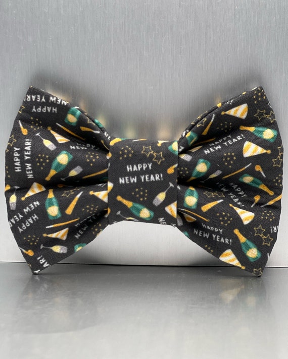 Happy New Years Dog Bow Tie. Happy New Years Bow Tie, Happy New Years Cat bow Tie, New Years pet bows, Dog Bowties, Cat bowties, Xl dog bowt