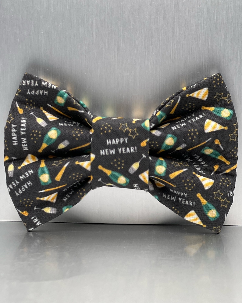 Happy New Years Dog Bow Tie. Happy New Years Bow Tie, Happy New Years Cat bow Tie, New Years pet bows, Dog Bowties, Cat bowties, Xl dog bowt bild 1