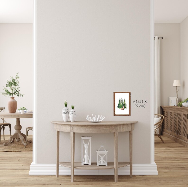 Puede incluir: Una impresi&oacute;n acuarela enmarcada de una escena de bosque con &aacute;rboles verdes. La impresi&oacute;n est&aacute; en un marco marr&oacute;n y est&aacute; colgada en una pared blanca. La impresi&oacute;n est&aacute; etiquetada "A4 (21 x 29 cm)".