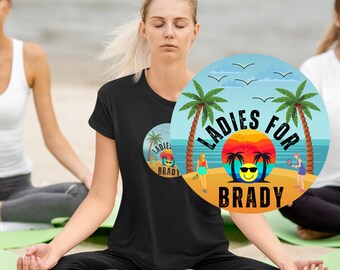 Maglietta da donna per Brady. Regalo dei fan di Brady. T-shirt a maniche corte in jersey unisex. Camicia Brady divertente.