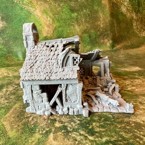 City of Tarok Verwoeste Cottage - Tafelblad Terrein