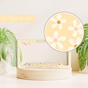 Daisy Metal License Plate Frame, Yellow License Plate Frame, Floral License Plate Holder, Cute License Plate Frame, Cute Car Accessory