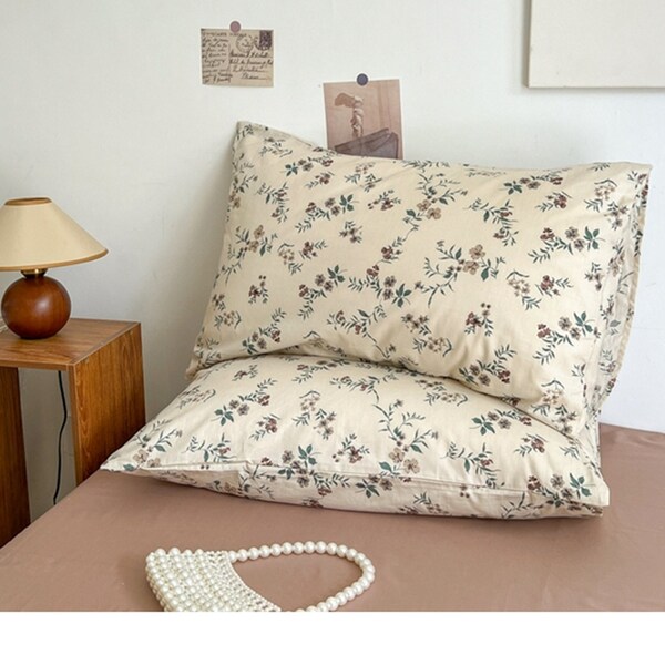 Purple floral pillow Etsy.de