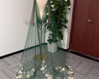 Gothic Emerald Green Bridal Cape Veil, Fairy Green Flower Wedding Veil V-Shape Cape Embroidery Floral Cloak Long Capelet for Wedding Costume