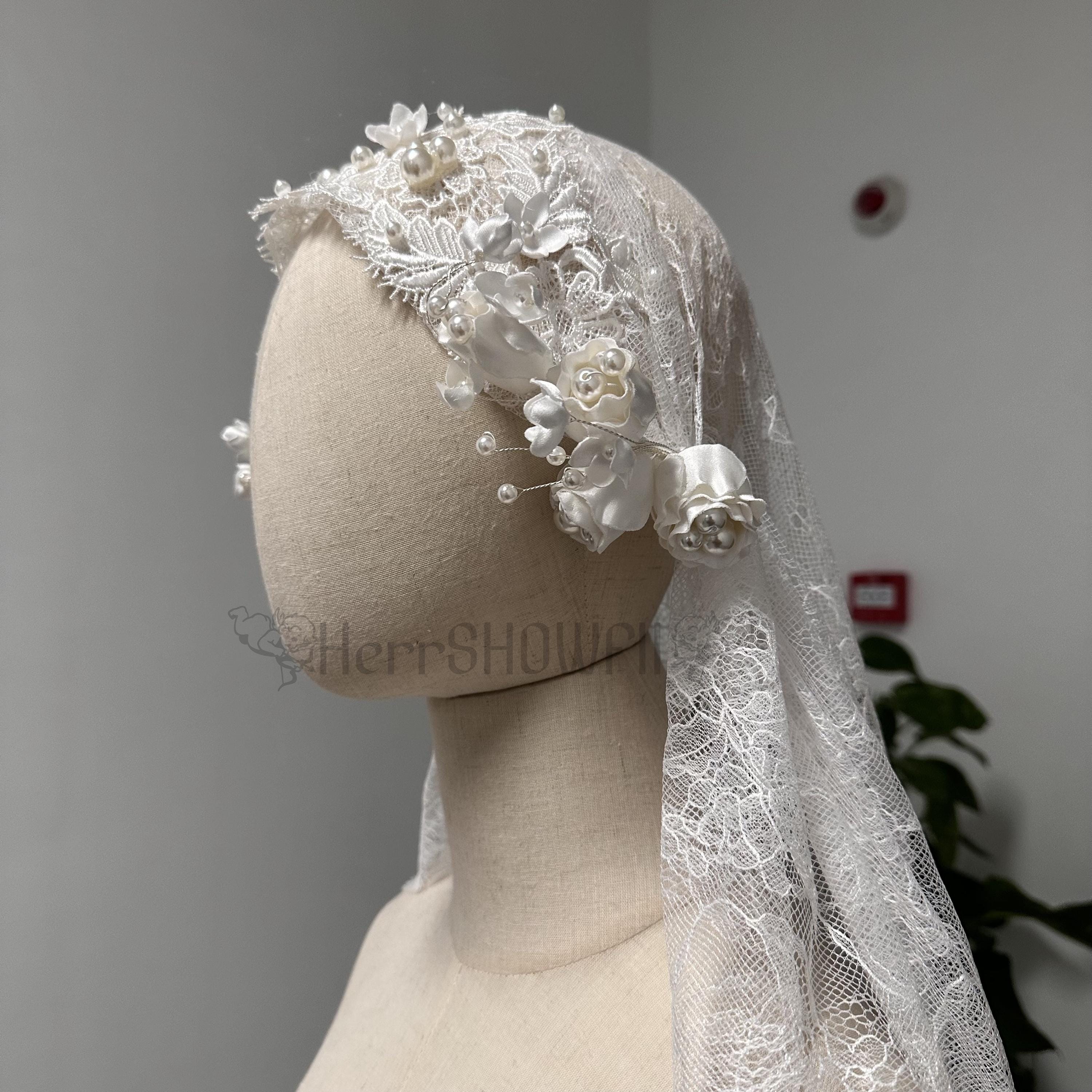 Vintage Rose Juliet Cap Veil, 1930s Veil with Clips, Fake Flower Bridal Veil,Pearled Bohemian Wedding Veil, Soft Lace Tulle Juliet Veil