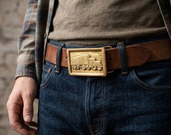 Vintage Brass Semi Truck Tractor Trailer Belt Buckle 18 Wheeler Trucker Big Rig