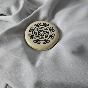 Handcrafted Ceramic Coaster – Intricate Swirl Pattern on White Stoneware