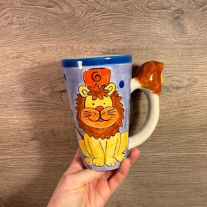 Vintage Hand Painted WM Collection Happy Smiley Whimsical Lion Jumbo Mug with Lion Head Handle- 500ml | Collectible Daily Home Kitchenalia