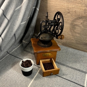 Vintage Wooden & Black Cast Iron Single Mill Wheel and Drawer Manual Hand Crank Coffee Bean Grinder | Cafe Old Milling Kitchenalia Mechanism