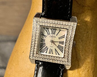 Vintage Wittnauer Black Leather Watch: Diamond Accent, Swiss  display picture 3