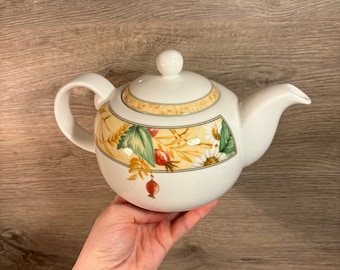 Vintage Royal Doulton Expressions Edenfield Rote Beeren, Blumen & Blätter Runde feine Porzellan Teekanne | Englische Sammlerstücke | Teeparty-Dekor